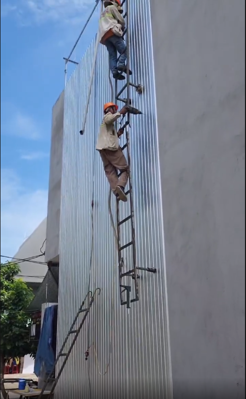 Tôn chống thấm tường ngoài địa chỉ tại 50 Nguyễn Viết Xuân